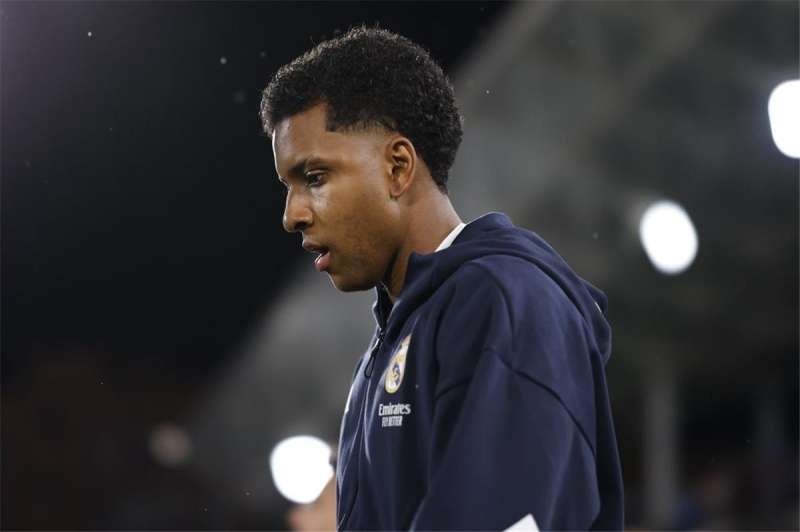 رودريجو يوضح موقفه من دكة ريال مدريد ويؤكد: أنشيلوتي جعل البرازيل مختلفًا